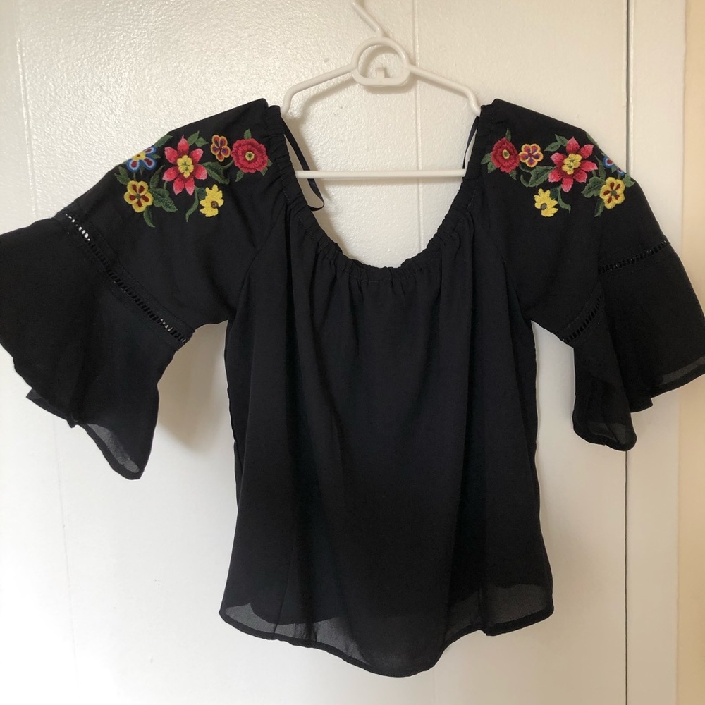 Bleuh Ciel “off the shoulder” shirt